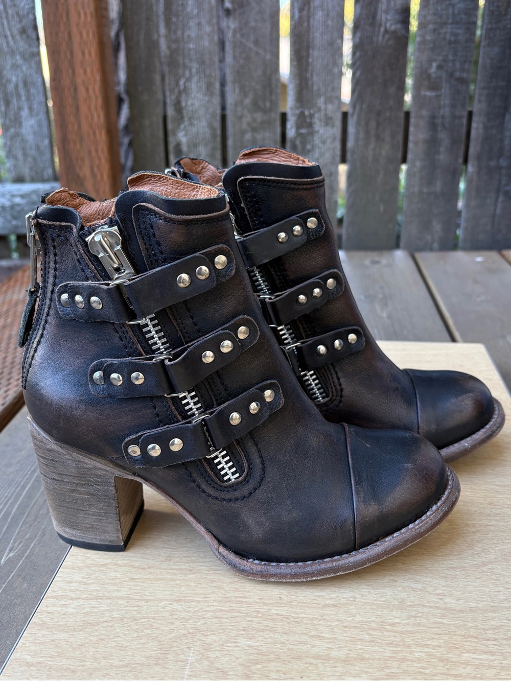 Freebird Beckett Distressed Black Leather Heeled Ankle Boots Sz 8